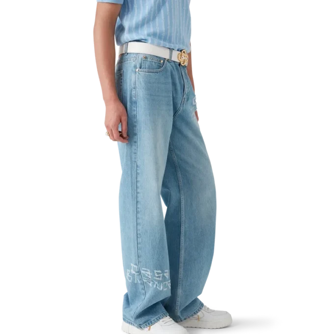 Graffiti-distressed denimjeans