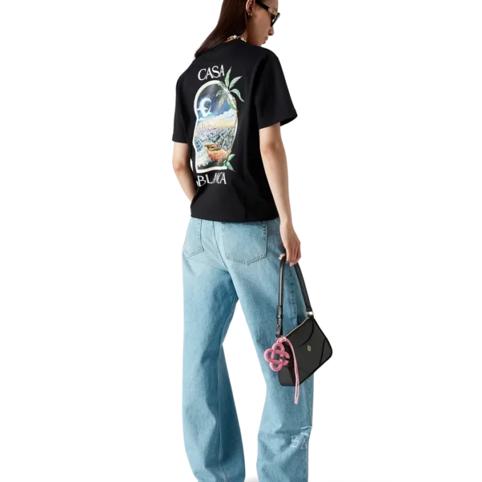 Graffiti-distressed denimjeans Graffiti-distressed denimjeans