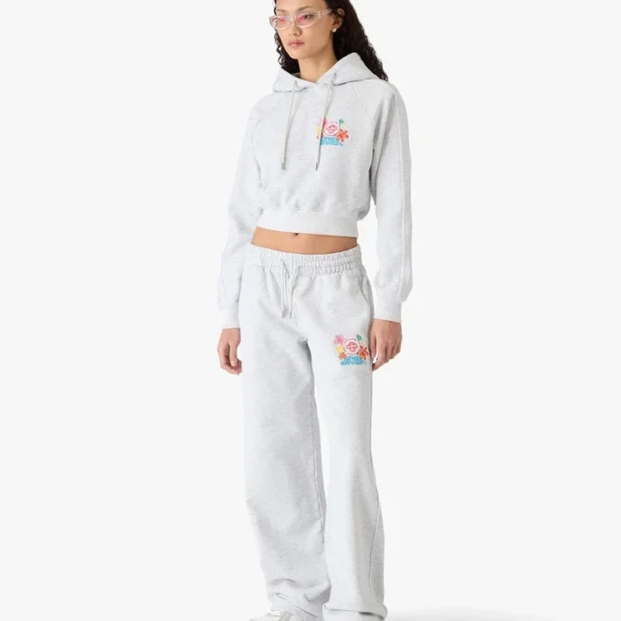 Grijs geborduurd cropped sweatshirt met capuchon Grijs geborduurd cropped sweatshirt met capuchon