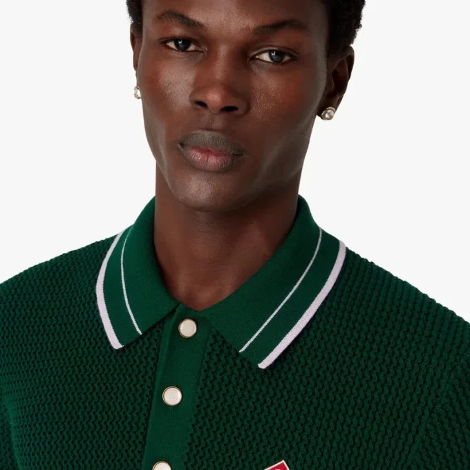 Groen gehaakt poloshirt met korte mouwen