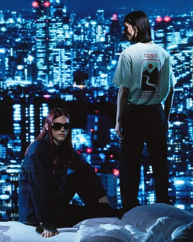 Denim shorts met korte mouwen en geborduurd logo Denim shorts met korte mouwen en geborduurd logo