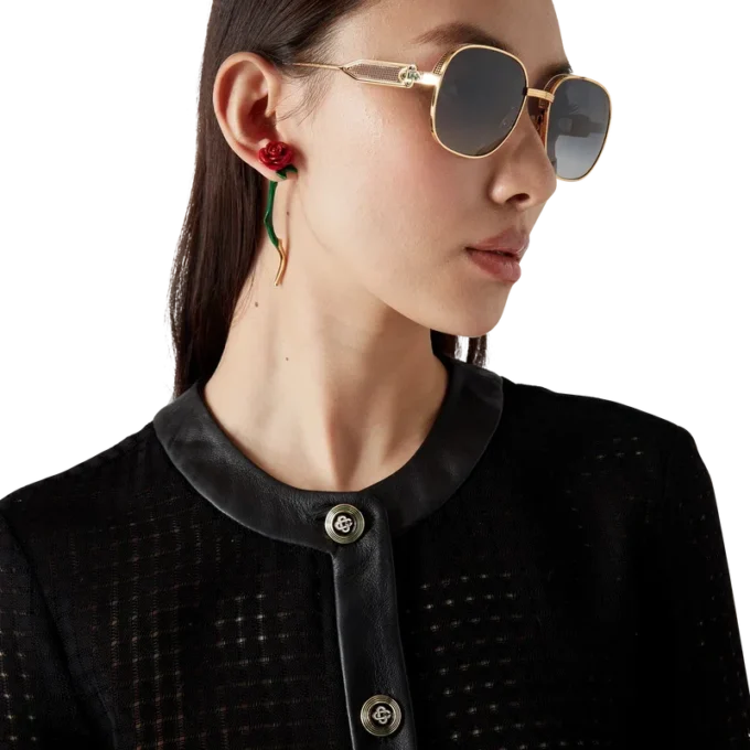 Kort getailleerd jasje met open weefsel