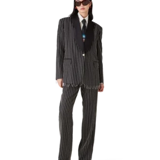 Met kristallen versierd maatwerkjasje