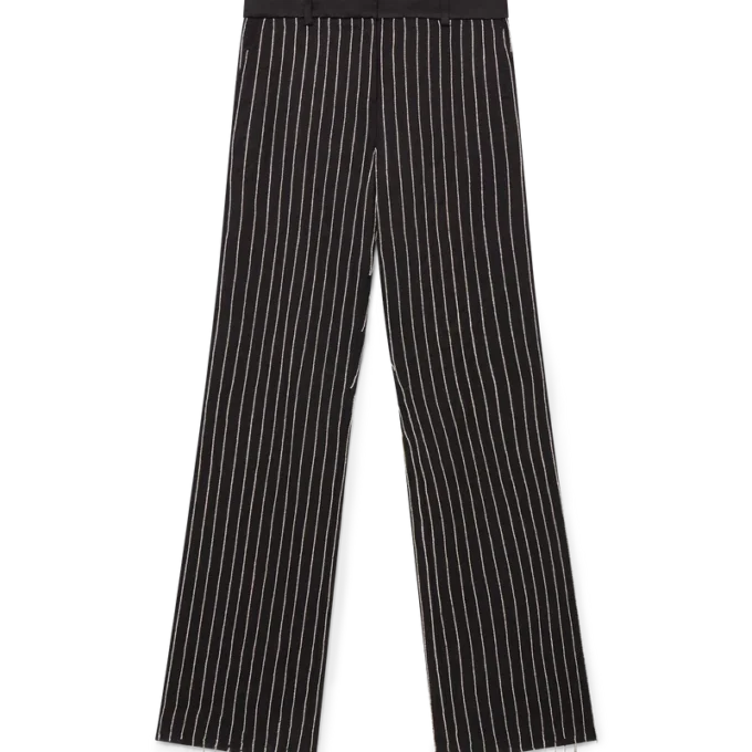 Met kristallen versierde maatbroek Met kristallen versierde maatbroek