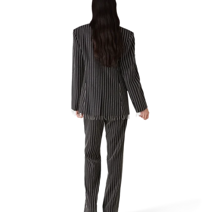 Met kristallen versierde maatbroek Met kristallen versierde maatbroek