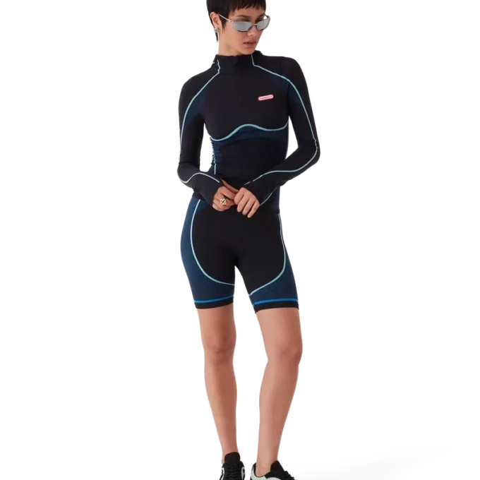 Naadloze top met capuchon en lange mouwen