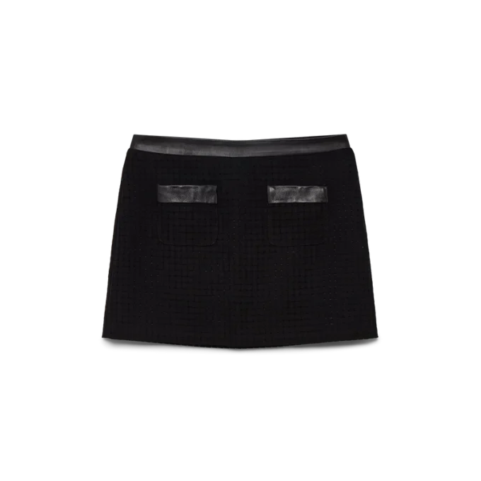 Op maat gemaakte minirok met open weefsel Op maat gemaakte minirok met open weefsel