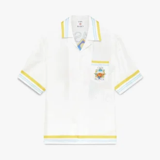 Wit zijden overhemd met korte mouwen en tennislandschap in de stijl van een short