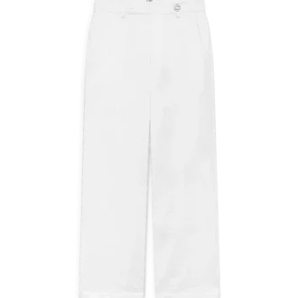 Witte chino met monogram