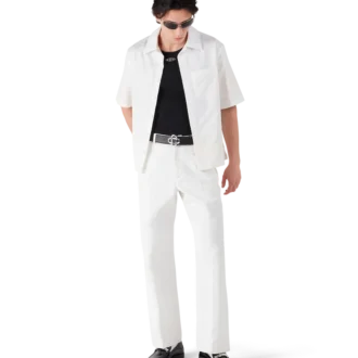 Witte chino met monogram
