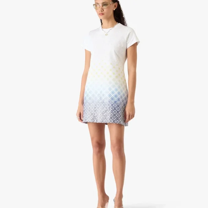 Witte T-shirtjurk met monogram in kleurverloop