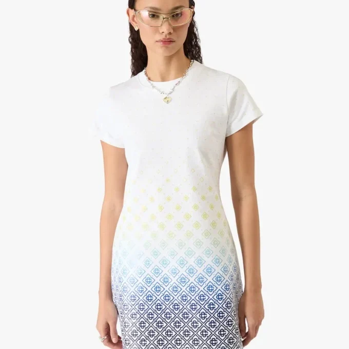 Witte T-shirtjurk met monogram in kleurverloop