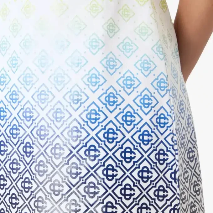 Witte T-shirtjurk met monogram in kleurverloop