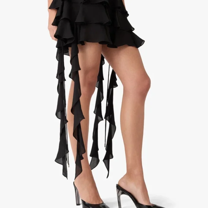 Zwarte mini-jurk van georgette met dubbele ruches Zwarte mini-jurk van georgette met dubbele ruches